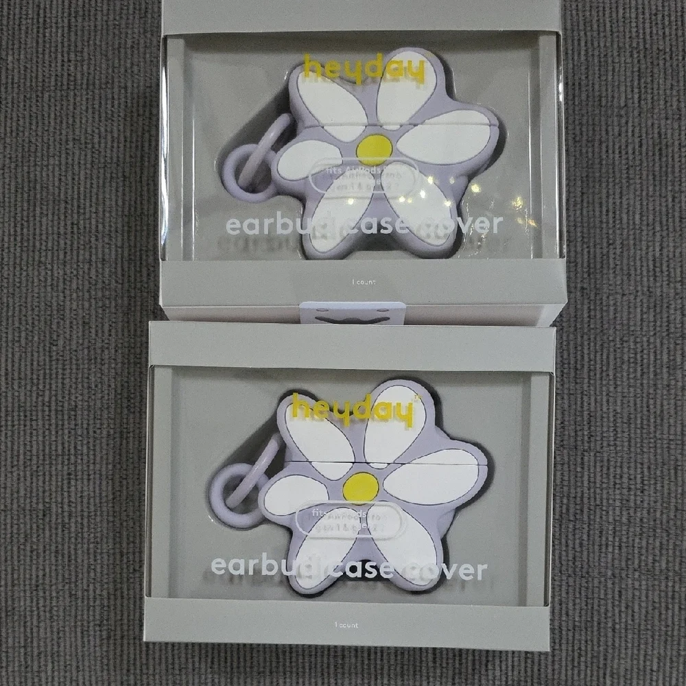 Heyday Floral Earbud Case Cover with White and Yellow Daisy - 2 Pack